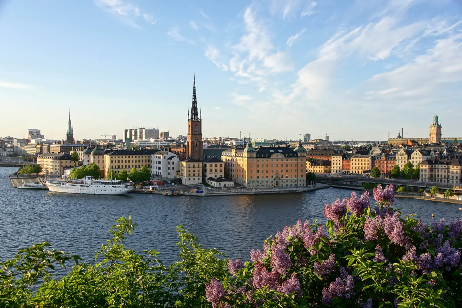 Hus i Stockholm där mekanisk frånluft kan vara en möjlig ventilationslösning